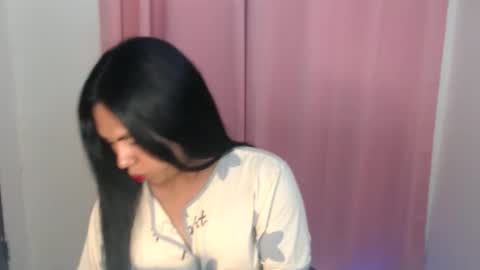 Snapshot of im_ur_girl_demure chatting on May 4, 2026, 12:23 pm kyline online show from May 4, 2026, 12:23 pm