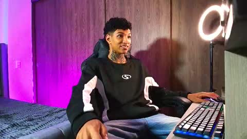 im_usuga online show from March 27, 2026, 4:51 am