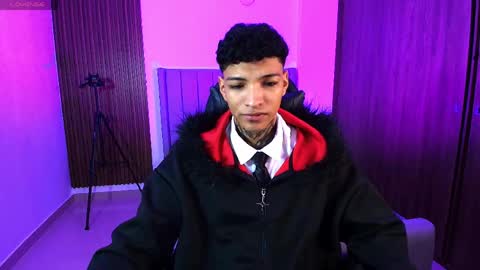 im_usuga online show from April 14, 2026, 4:07 am