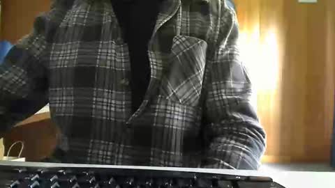 Snapshot of imaussiechris chatting on May 27, 2026, 11:35 pm Aussie Guy online show from May 27, 2026, 11:35 pm