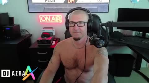 Snapshot of imdjazra chatting on December 27, 2024, 3:26 pm DJ Azra online show from December 27, 2024, 3:26 pm