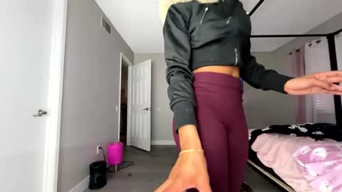 Snapshot of imfancii chatting on October 28, 2025, 2:53 pm imfancii online show from October 28, 2025, 2:53 pm