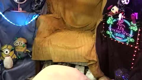 JJ online show from November 19, 2025, 3:01 pm