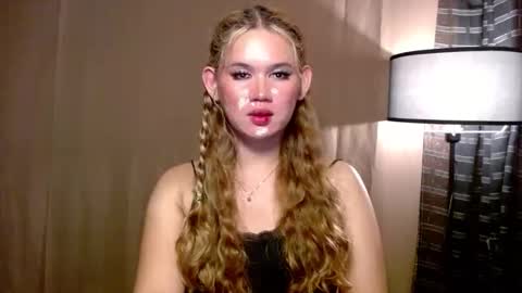 Mika online show from December 4, 2025, 2:04 pm