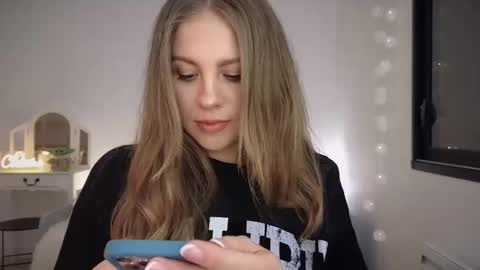 ImKeira online show from March 9, 2025, 7:59 pm