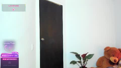 Snapshot of immia_rosse chatting on June 16, 2026, 10:56 pm mia --------- COL TIME online show from June 16, 2026, 10:56 pm