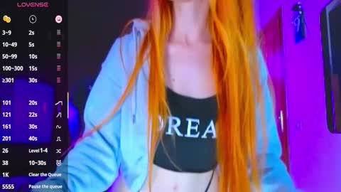 Lora online show from November 7, 2025, 5:13 pm