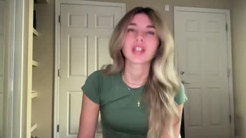 Snapshot of imrubyy chatting on January 17, 2025, 10:56 pm RUBYY 3 online show from January 17, 2025, 10:56 pm