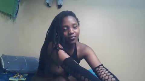 Snapshot of imyour_girl chatting on October 23, 2025, 12:32 am Im sonny online show from October 23, 2025, 12:32 am