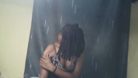 Snapshot of imyour_girl chatting on November 18, 2025, 6:34 pm Im sonny online show from November 18, 2025, 6:34 pm