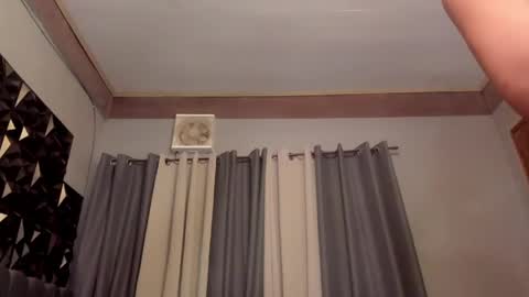 imyourmiss_gabbi online show from May 1, 2026, 3:33 am