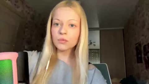 Snapshot of inamillsap chatting on February 25, 2026, 12:48 pm Lola online show from February 25, 2026, 12:48 pm