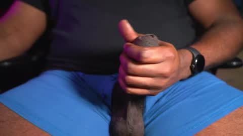 Snapshot of inchesblackuk chatting on December 22, 2024, 10:58 pm Inches online show from December 22, 2024, 10:58 pm