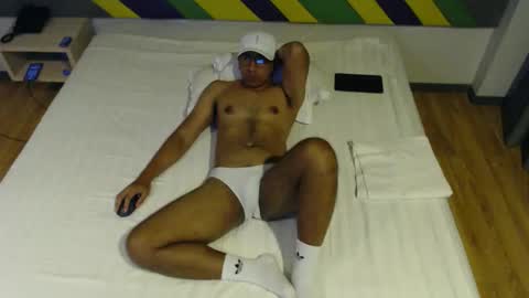 Snapshot of incrediballz chatting on September 27, 2025, 7:30 pm incrediballz online show from September 27, 2025, 7:30 pm