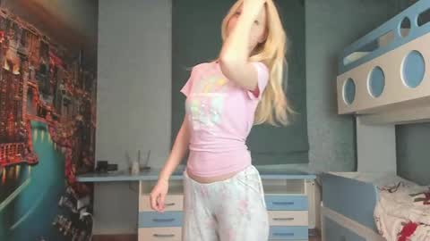 Masha online show from April 14, 2026, 8:37 pm