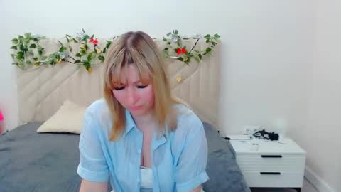 incredible_ariela online show from May 8, 2026, 9:25 am