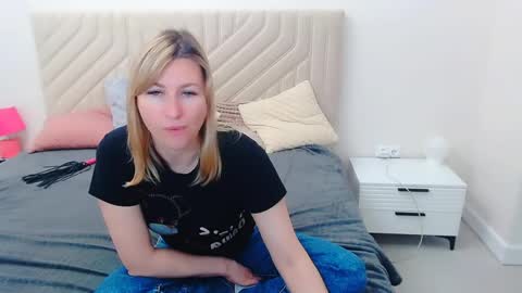 incredible_ariela online show from May 20, 2026, 11:27 am