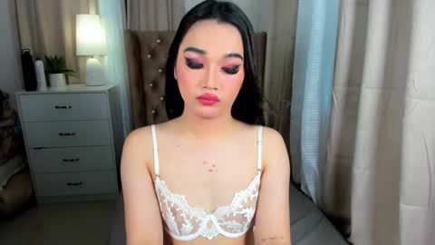 indestructabletrixie online show from December 18, 2024, 5:37 am