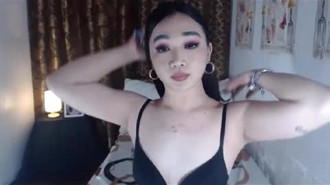 indestructabletrixie online show from January 7, 2025, 12:34 am