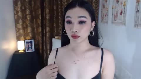 indestructabletrixie online show from January 8, 2025, 12:49 am