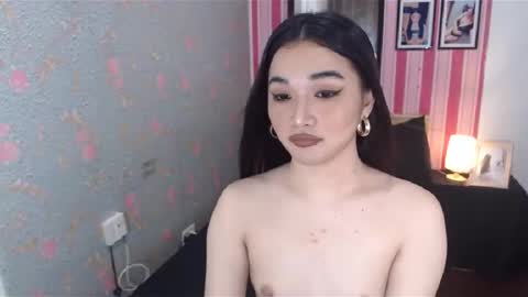 indestructabletrixie online show from February 22, 2025, 12:51 pm