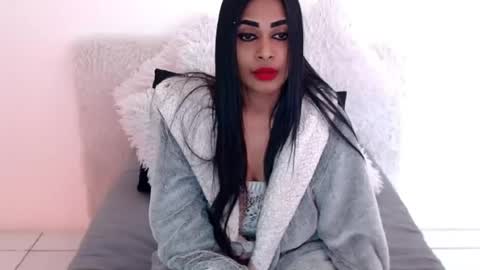 Jazmin online show from July 13, 2026, 9:23 am