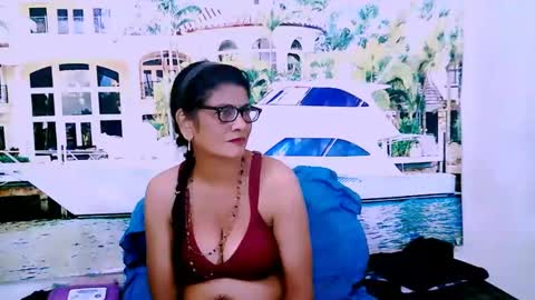 Snapshot of indianallure chatting on January 17, 2025, 6:47 am Femiez online show from January 17, 2025, 6:47 am