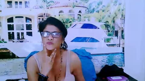 Snapshot of indianallure chatting on January 18, 2025, 12:57 pm Femiez online show from January 18, 2025, 12:57 pm