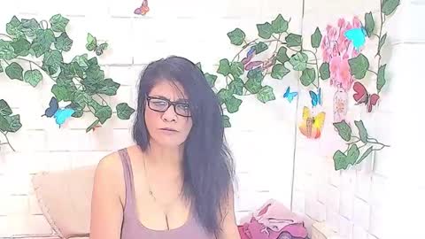 Snapshot of indianallure chatting on September 15, 2025, 5:29 am Femiez online show from September 15, 2025, 5:29 am