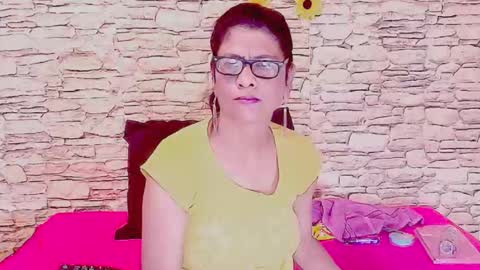 Snapshot of indianallure chatting on March 24, 2026, 5:34 am Femiez online show from March 24, 2026, 5:34 am