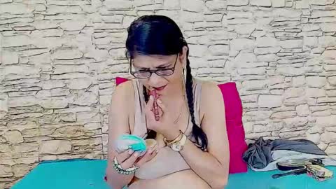 Snapshot of indianallure chatting on April 30, 2026, 7:04 am Femiez online show from April 30, 2026, 7:04 am