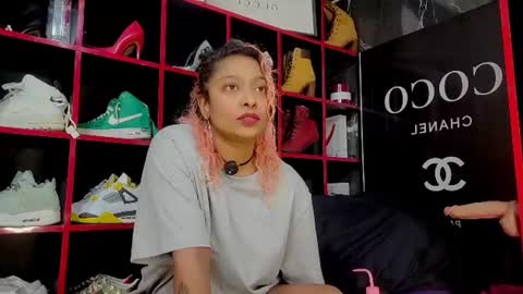 Snapshot of indianbeauty27_ chatting on June 22, 2026, 12:02 pm Nikki online show from June 22, 2026, 12:02 pm