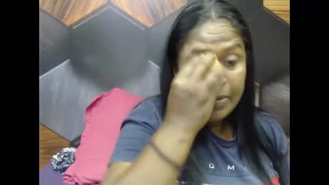 Snapshot of indiandeluxe chatting on November 11, 2025, 4:51 pm indiandeluxe online show from November 11, 2025, 4:51 pm