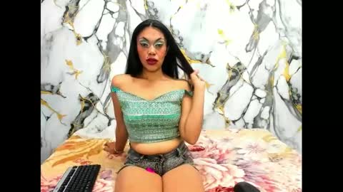 Lia online show from September 24, 2025, 7:33 am