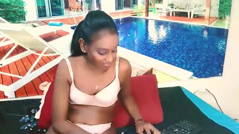 Snapshot of indianlovebug chatting on December 2, 2024, 10:50 am Leah online show from December 2, 2024, 10:50 am