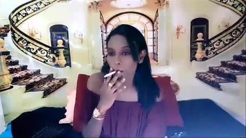 Snapshot of indianlovebug chatting on December 9, 2024, 7:39 pm Leah online show from December 9, 2024, 7:39 pm