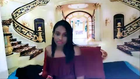 Snapshot of indianlovebug chatting on December 9, 2024, 10:41 pm Leah online show from December 9, 2024, 10:41 pm