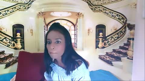 Snapshot of indianlovebug chatting on December 10, 2024, 4:06 pm Leah online show from December 10, 2024, 4:06 pm