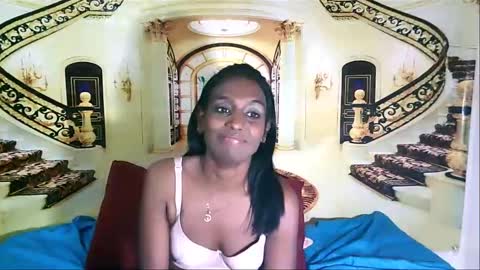 Snapshot of indianlovebug chatting on December 11, 2024, 2:09 am Leah online show from December 11, 2024, 2:09 am
