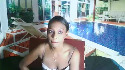 Snapshot of indianlovebug chatting on December 11, 2024, 5:48 pm Leah online show from December 11, 2024, 5:48 pm