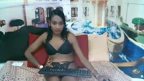 Snapshot of indianlovebug chatting on December 16, 2024, 9:03 am Leah online show from December 16, 2024, 9:03 am
