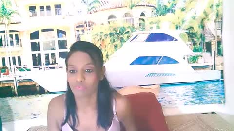 Snapshot of indianlovebug chatting on December 20, 2024, 6:40 am Leah online show from December 20, 2024, 6:40 am