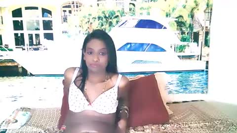 Snapshot of indianlovebug chatting on December 21, 2024, 7:24 am Leah online show from December 21, 2024, 7:24 am