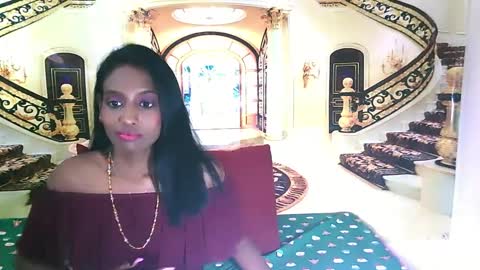 Snapshot of indianlovebug chatting on December 27, 2024, 10:05 pm Leah online show from December 27, 2024, 10:05 pm