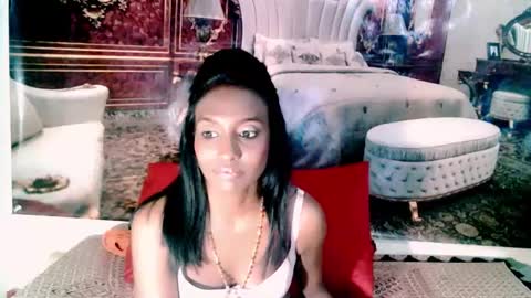 Snapshot of indianlovebug chatting on January 3, 2025, 7:38 am Leah online show from January 3, 2025, 7:38 am