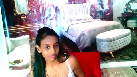 Snapshot of indianlovebug chatting on January 13, 2025, 12:02 pm Leah online show from January 13, 2025, 12:02 pm
