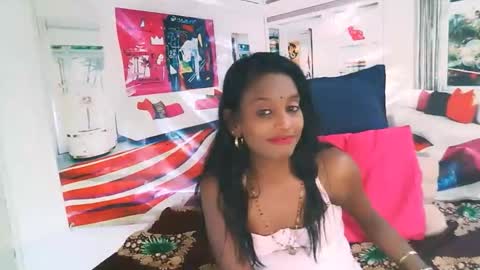 Snapshot of indianlovebug chatting on September 13, 2025, 7:35 pm Leah online show from September 13, 2025, 7:35 pm