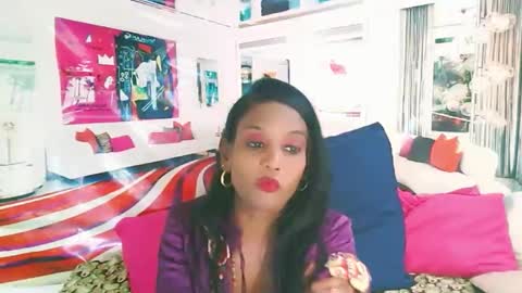 Snapshot of indianlovebug chatting on September 14, 2025, 8:41 pm Leah online show from September 14, 2025, 8:41 pm