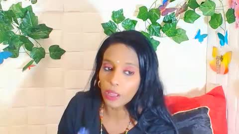 Snapshot of indianlovebug chatting on September 20, 2025, 5:47 pm Leah online show from September 20, 2025, 5:47 pm