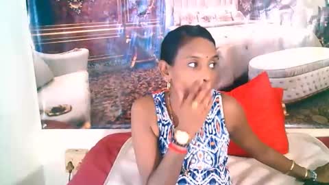 Snapshot of indianlovebug chatting on October 10, 2025, 6:45 am Leah online show from October 10, 2025, 6:45 am